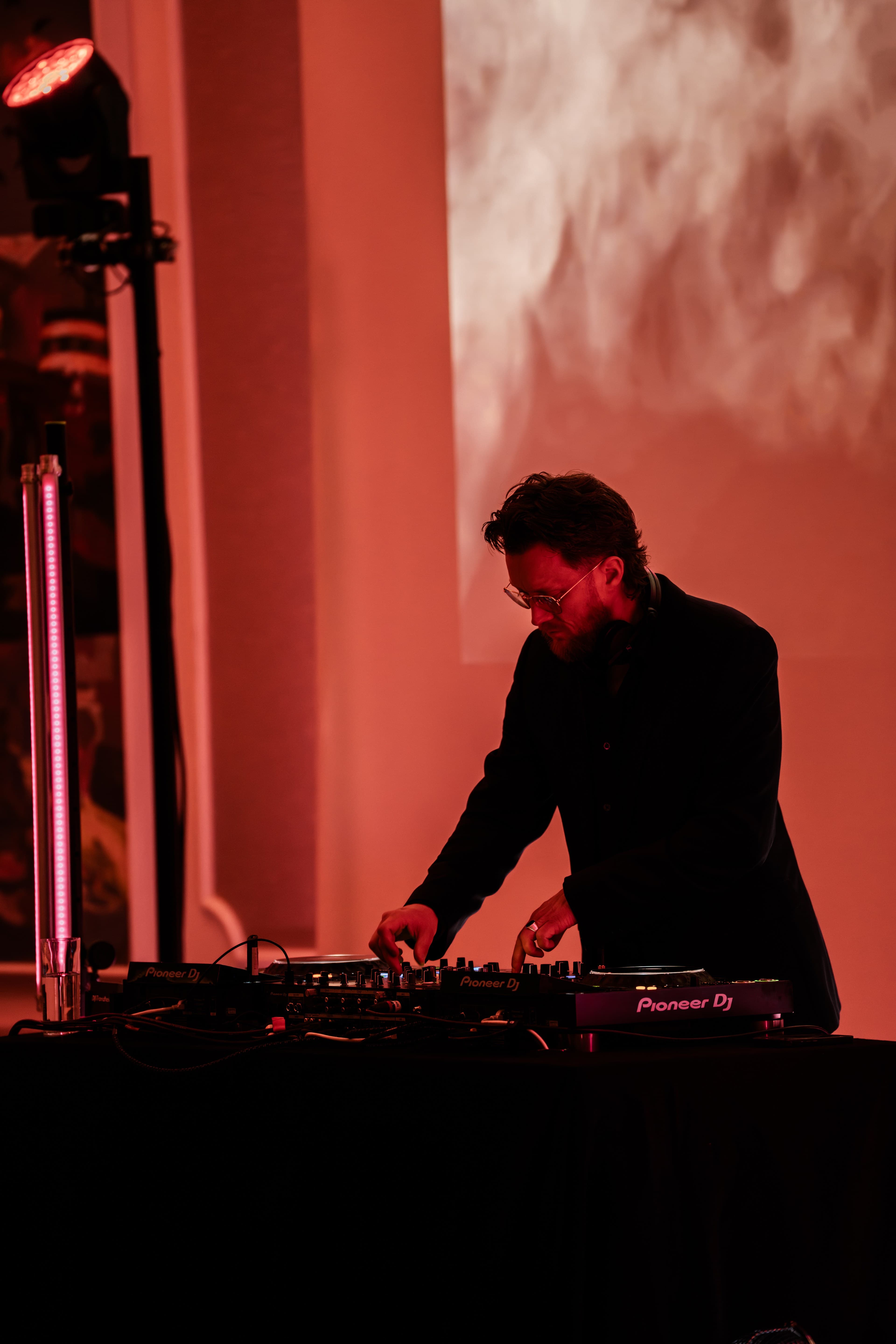DJ under en bedriftsfest Eventshoot dokumenterte